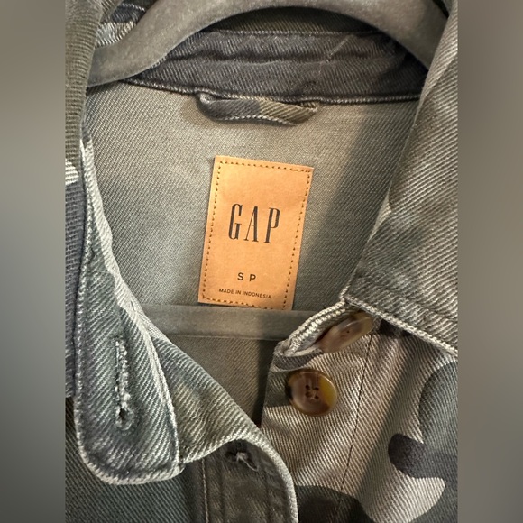 Women’s Boyfriend Oversized Camouflage Print Jean Jacket Sz Small - Picture 3 of 3